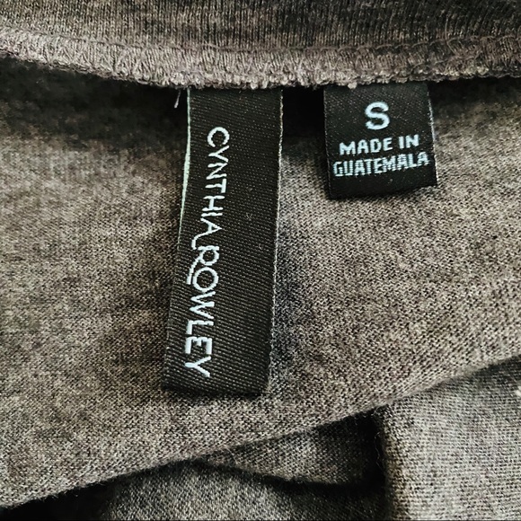 CYNTHIA ROWLEY Gray T-Shirt w/ Black Faux Leather - Picture 6 of 7